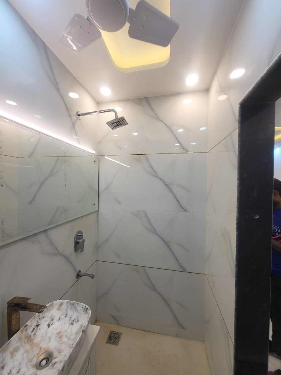 Rental 1.5 Bedroom 450 Sq.Ft. Apartment in DLF Capital Greens Phase I