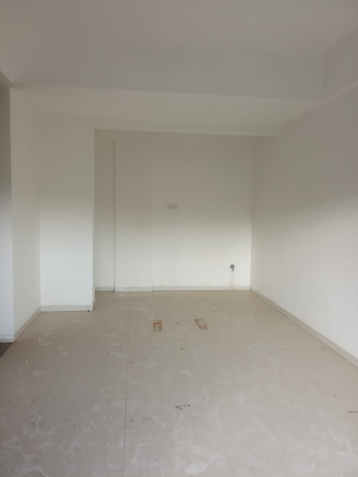 Rental Commercial Shop 365 Sq.Ft. in Malka Ganj Delhi 6559008