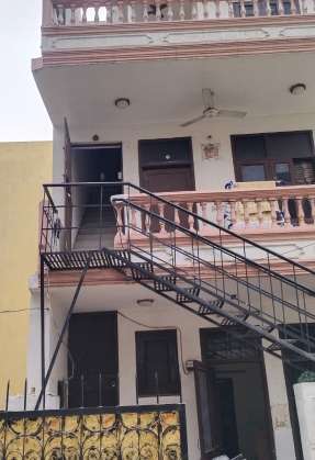 3 Bedroom 130 Sq.Yd. Independent House in New Palam Vihar Phase 1 Gurgaon