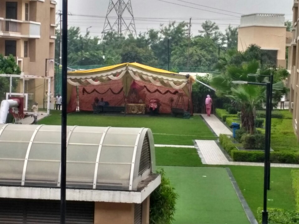 Resale 3 Bedroom 1731 Sq.Ft. Apartment in Eldeco Mystic Greens, Gn