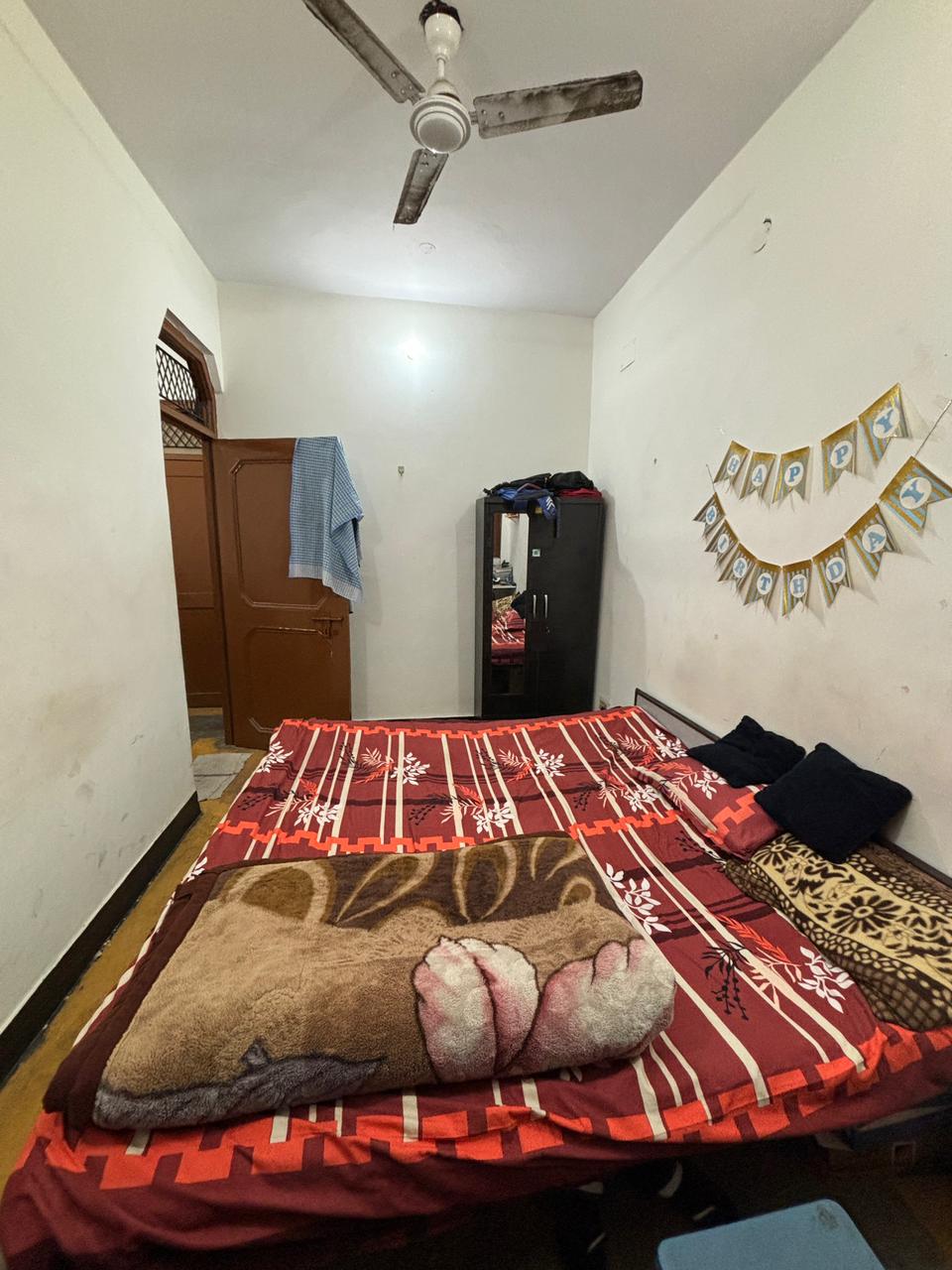 Rental 2.5 Bedroom 120 Sq.Mt. Builder Floor in Gn Sector Alpha ii