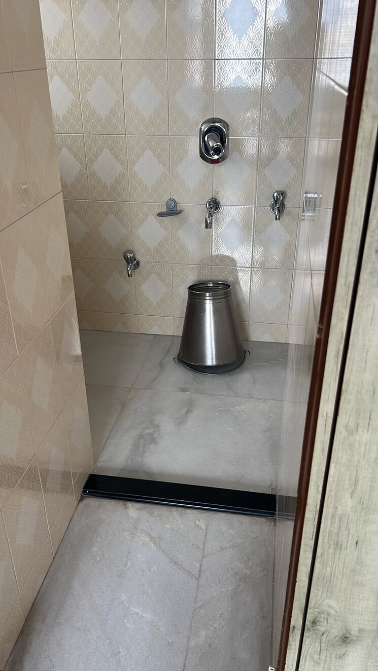 Bathroom, omkar-chs-dadar 2 Bedroom 750 Sq.Ft. Apartment In Dadar West Mumbai 6567922