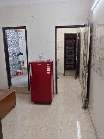 Room in 1 BHK Builder Floor at Lajpat Nagar – for Rent