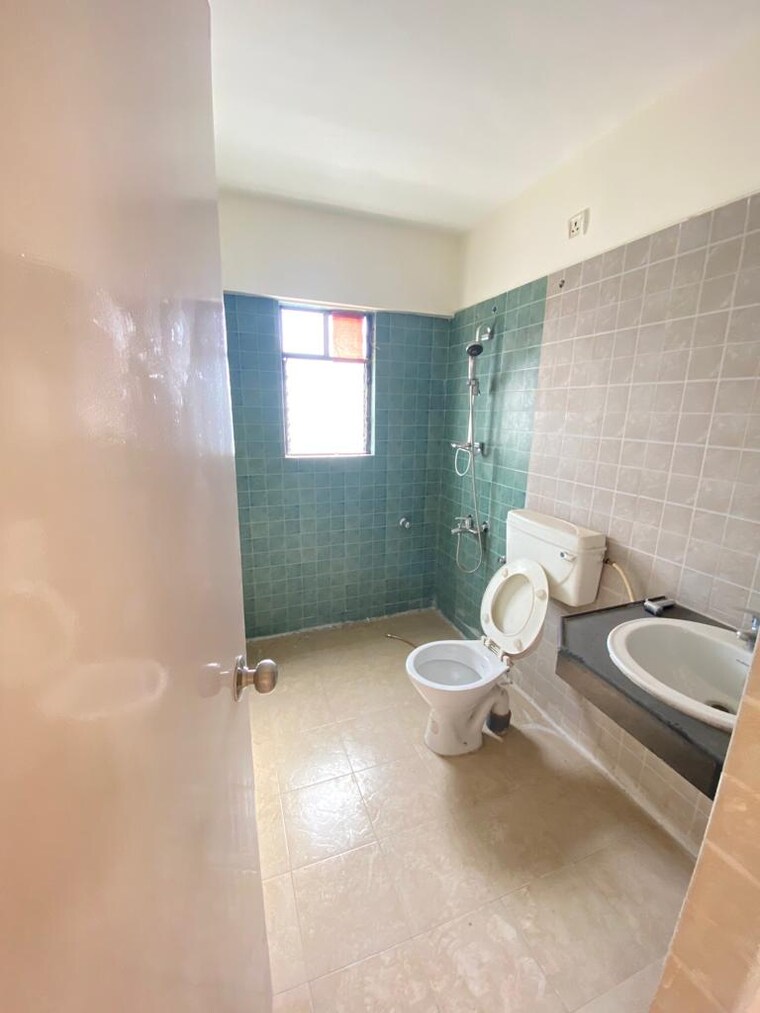 Attached Bathroom, salunkhe vihar society 3.5 Bedroom 1950 Sq.Ft. Apartment In Salunkhe Vihar Society Pune 6571671