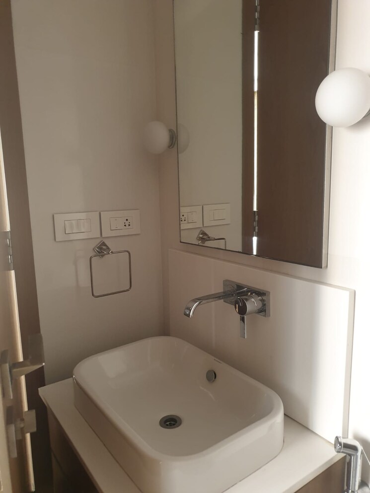 Bathroom, lodha-fiorenza 4 Bedroom 2056 Sq.Ft. Apartment In Goregaon East Mumbai 6573035