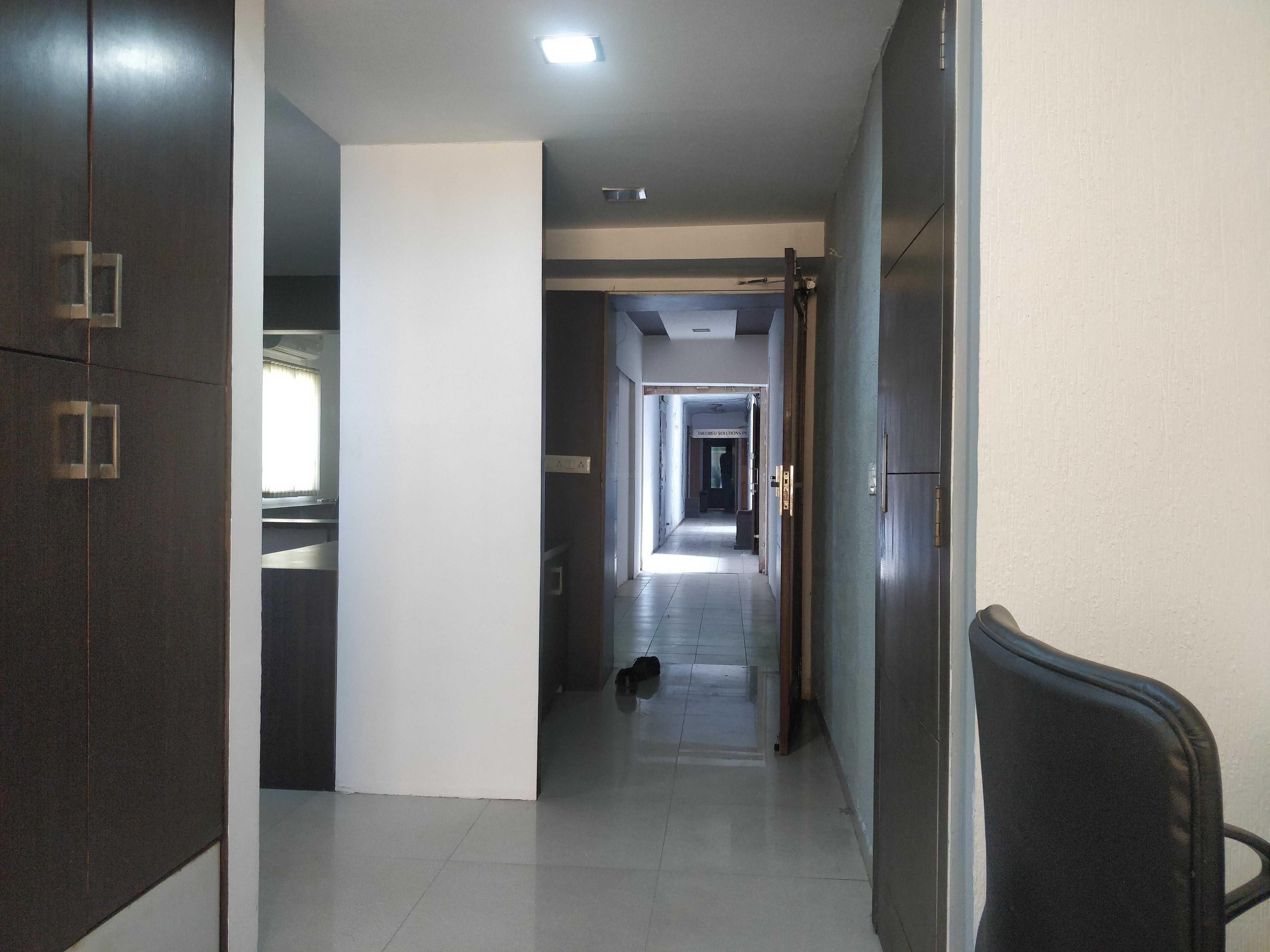 Rental Commercial Office Space 1370 Sq.Ft. in Thaltej Ahmedabad 6619563