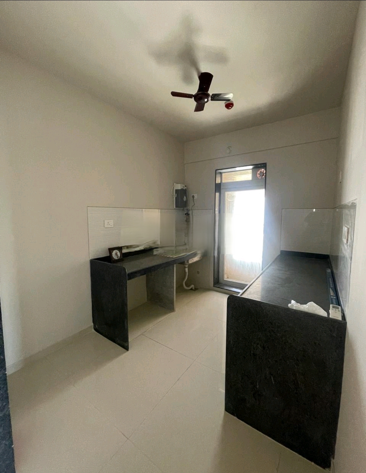 Rental 2 Bedroom 714 Sq.Ft. Apartment in Rustomjee Urbania, Majiwada