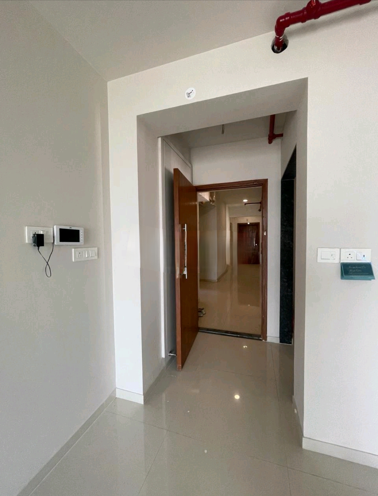 Rental 2 Bedroom 714 Sq.Ft. Apartment in Rustomjee Urbania, Majiwada