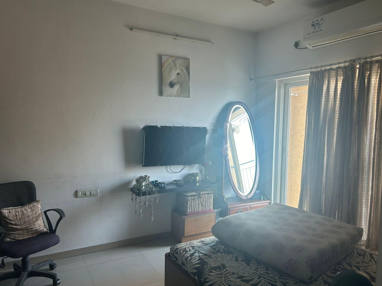 Rental 2 Bedroom 750 Sq.Ft. Apartment in Rustomjee Urbania Acura