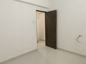 Room in 1 BHK Apartment at Sector 5 Pushpak Nagar – for Sale