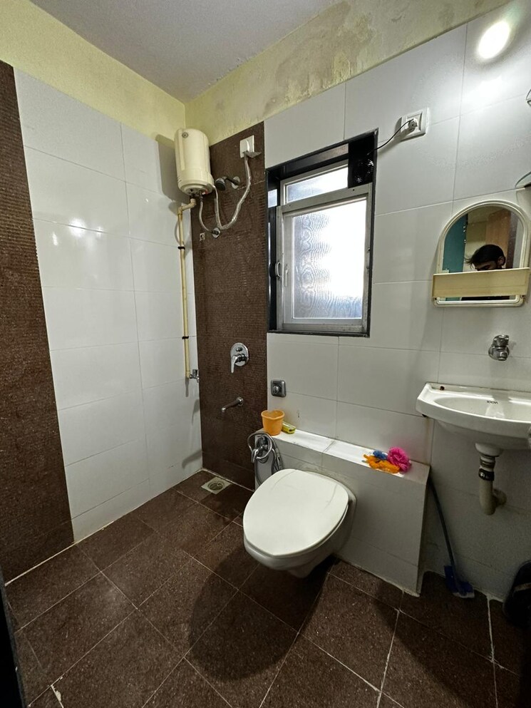 Bathroom, kharigaon 1 Bedroom 650 Sq.Ft. Apartment In Kharigaon Thane 6581263