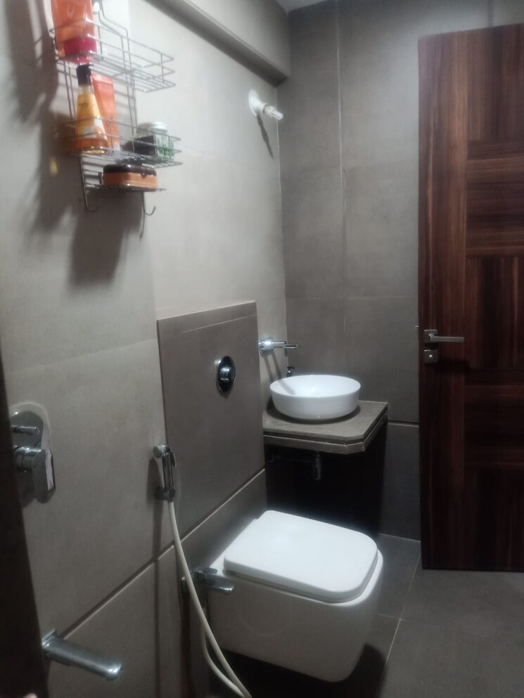 Bathroom, hyde-park-galaxy 2 Bedroom 900 Sq.Ft. Apartment In Manpada Thane 6581985