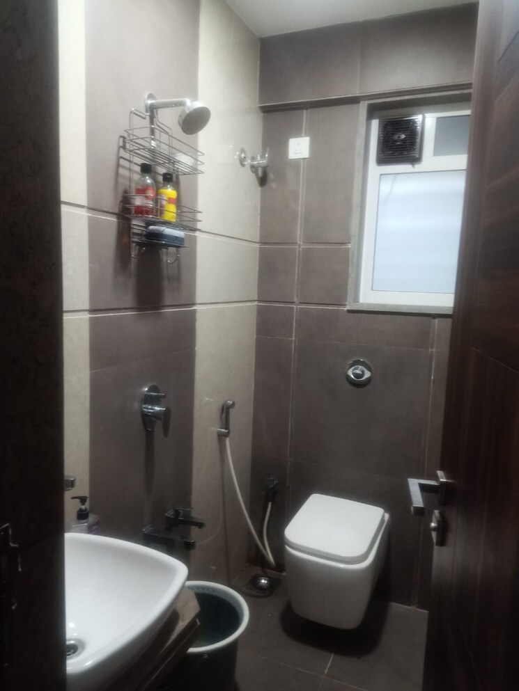 Bathroom, hyde-park-galaxy 2 Bedroom 900 Sq.Ft. Apartment In Manpada Thane 6581985