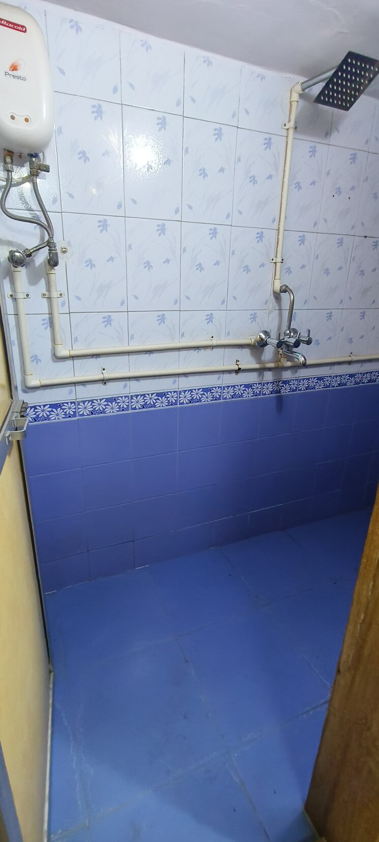 Bathroom, rajesh-park-view 1 Bedroom 450 Acre Apartment In Santacruz East Mumbai 6586252