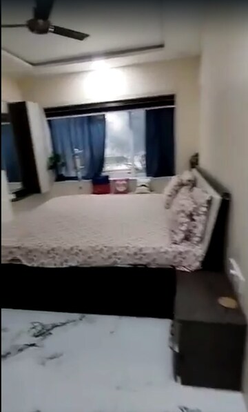 Bedroom in 2 BHK Apartment at Andheri West – for Rent