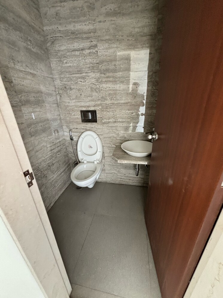 Bathroom, n-rose-northern-heights-dahisar 2 Bedroom 706 Sq.Ft. Apartment In Dahisar East Mumbai 6589426