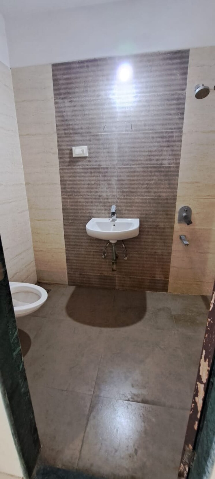 Bathroom, prestige-residency-hill-view 2 Bedroom 800 Sq.Ft. Apartment In Ghodbunder Road Thane 6589455
