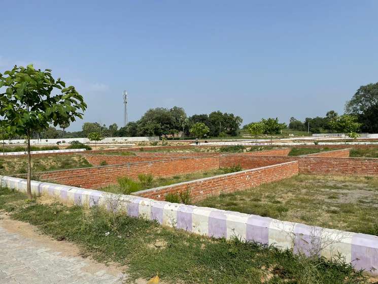 2000 Sq.Yd. Plot in Kanpur Road Lucknow