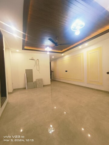 Room in 4 BHK Builder Floor at Chattarpur – for Sale