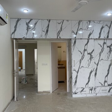 Building Lobby in 3.5 BHK Apartment at Emaar Emerald Floors Premier, Sector 65 – for Rent