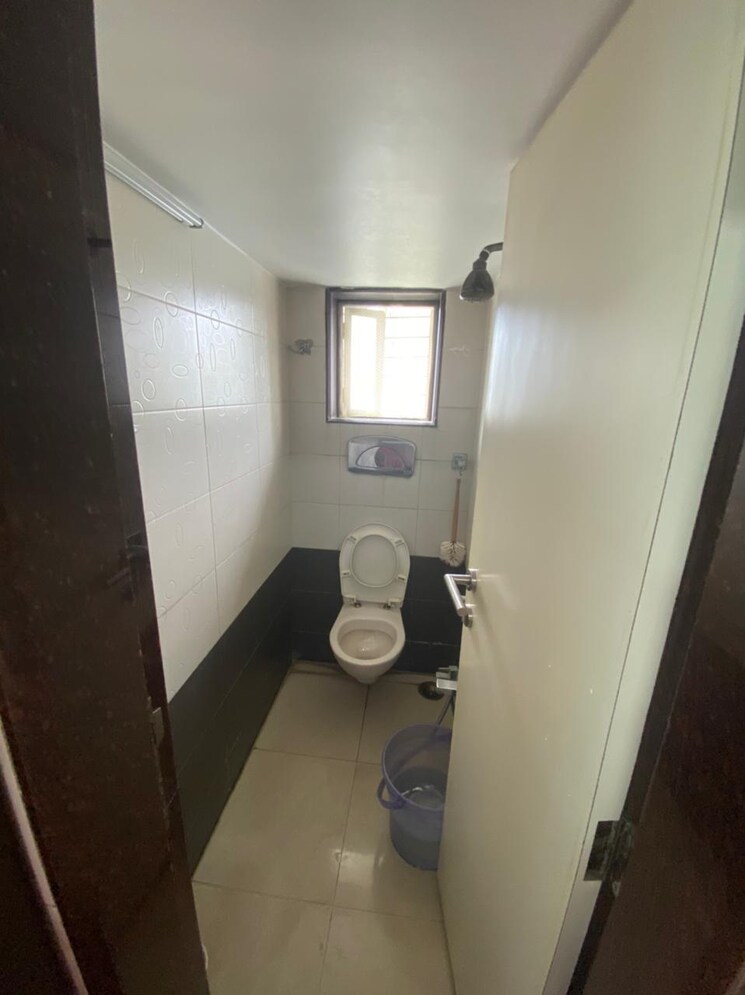 Bathroom, gyan-sagar 2 Bedroom 750 Sq.Ft. Apartment In Dadar West Mumbai 6597917