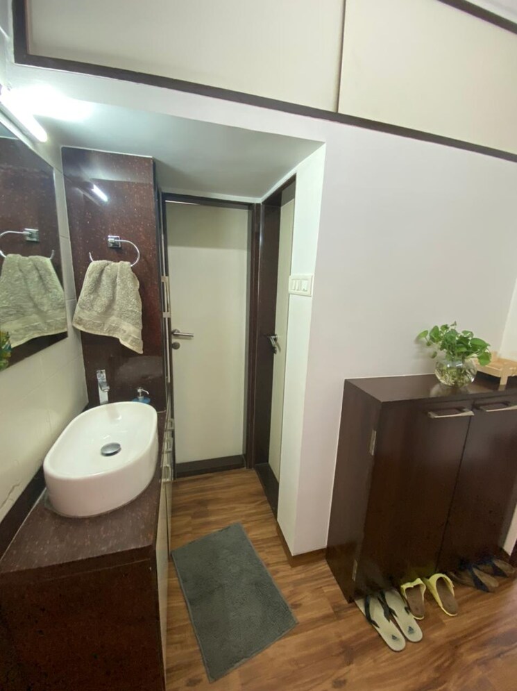 Bathroom, gyan-sagar 2 Bedroom 750 Sq.Ft. Apartment In Dadar West Mumbai 6597917