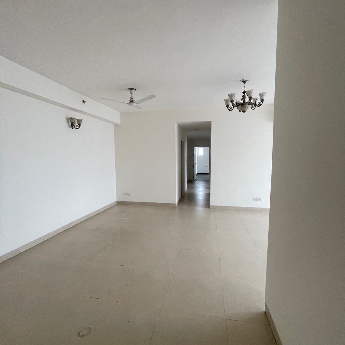 4 BHK + Extra Room Apartment For Rent in Emaar MGF Emerald Hills