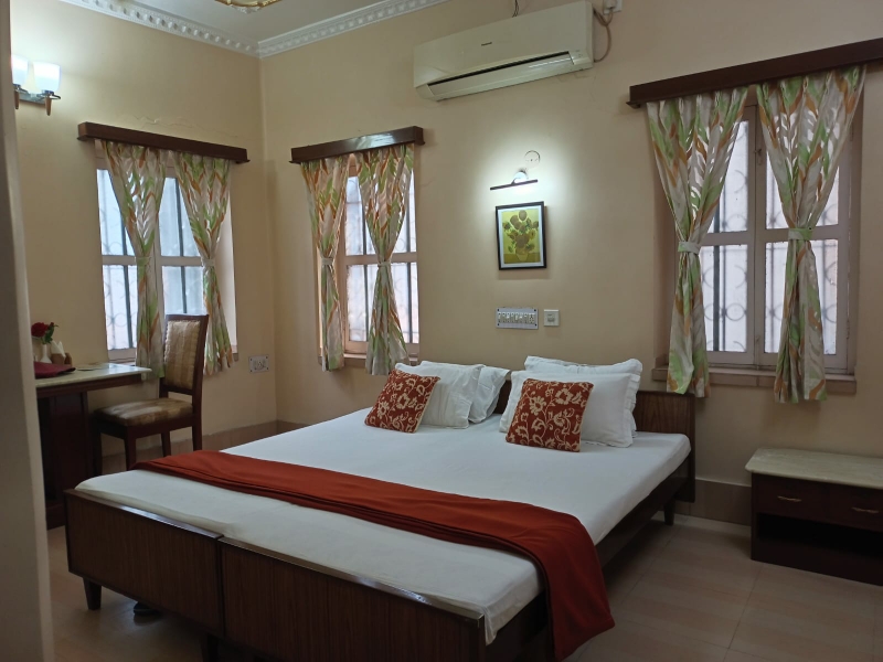 Resale 5 Bedroom 4500 Sq.Ft. Apartment in Rash Behari Avenue Kolkata