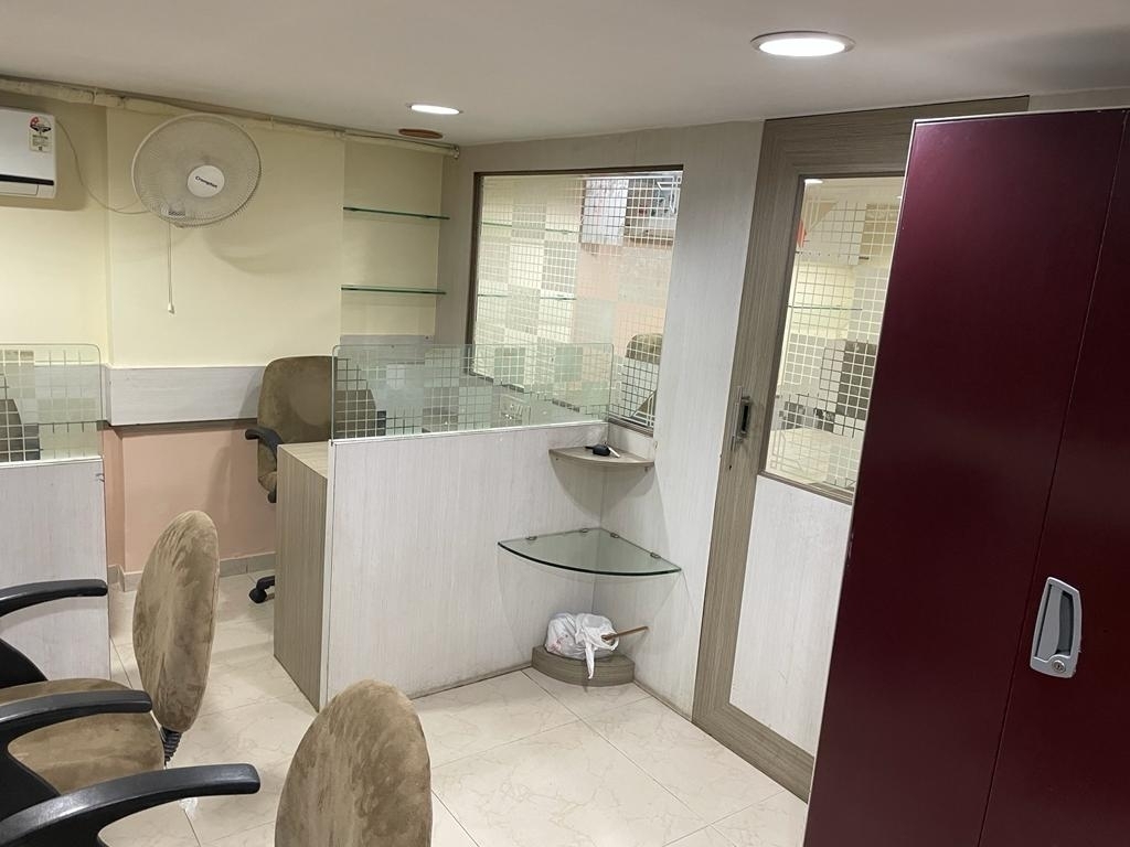 Resale Commercial Office Space 2200 Sq.Ft. in Palm Spring Centre, Malad