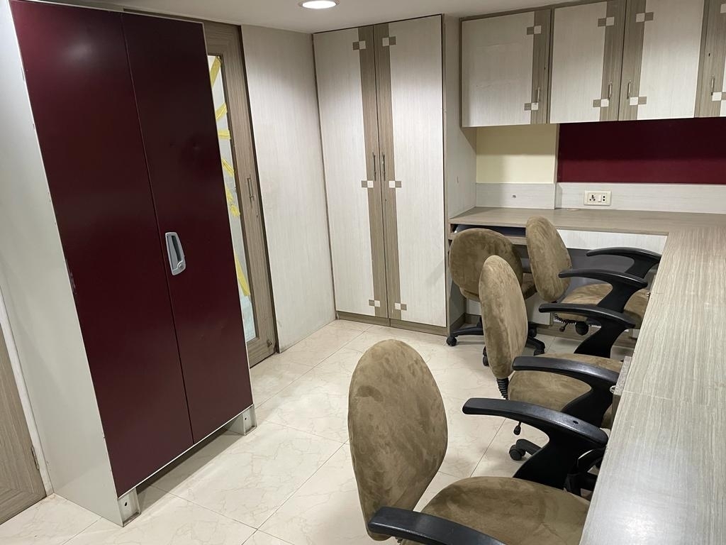 Resale Commercial Office Space 2200 Sq.Ft. in Palm Spring Centre, Malad