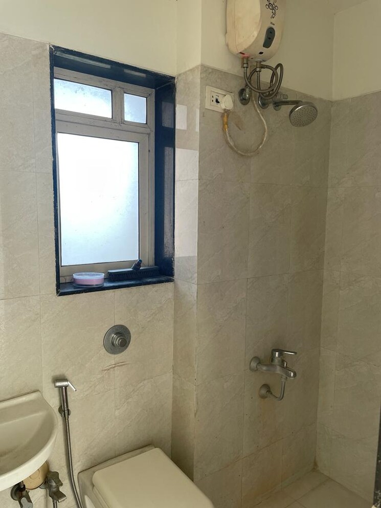 Bathroom, puranik-city 1 Bedroom 421 Sq.Ft. Apartment In Kasarvadavali Thane 6603577