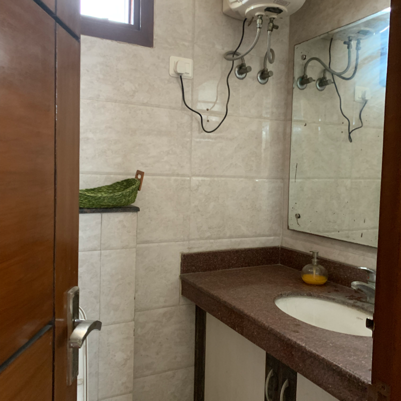 Rental 2 Bedroom 1000 Sq.Ft. Builder Floor in RWA Kalkaji Block B