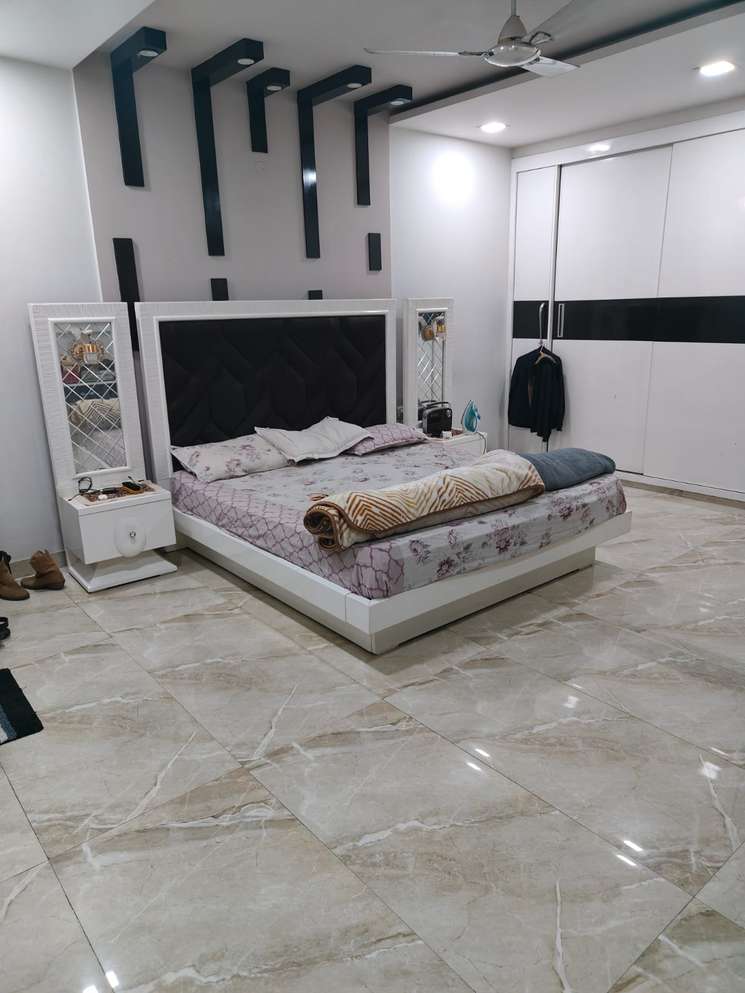 3 Bedroom 1800 Sq.Ft. Builder Floor in East Patel Nagar Delhi