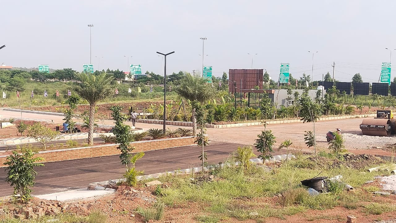 Resale 250 Sq.Yd. Plot in Kompally Hyderabad - 6611742