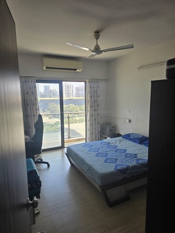 Master Bedroom in 3 BHK Apartment at HDIL Metropolis Residences, Andheri West – for Rent