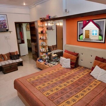 Bedroom in 3 BHK Apartment at Juhu – for Rent