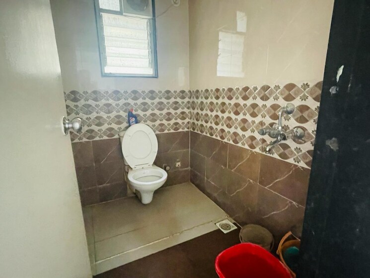 Bathroom, dreams-nandini 2 Bedroom 940 Sq.Ft. Apartment In Shewalwadi Pune 6613610