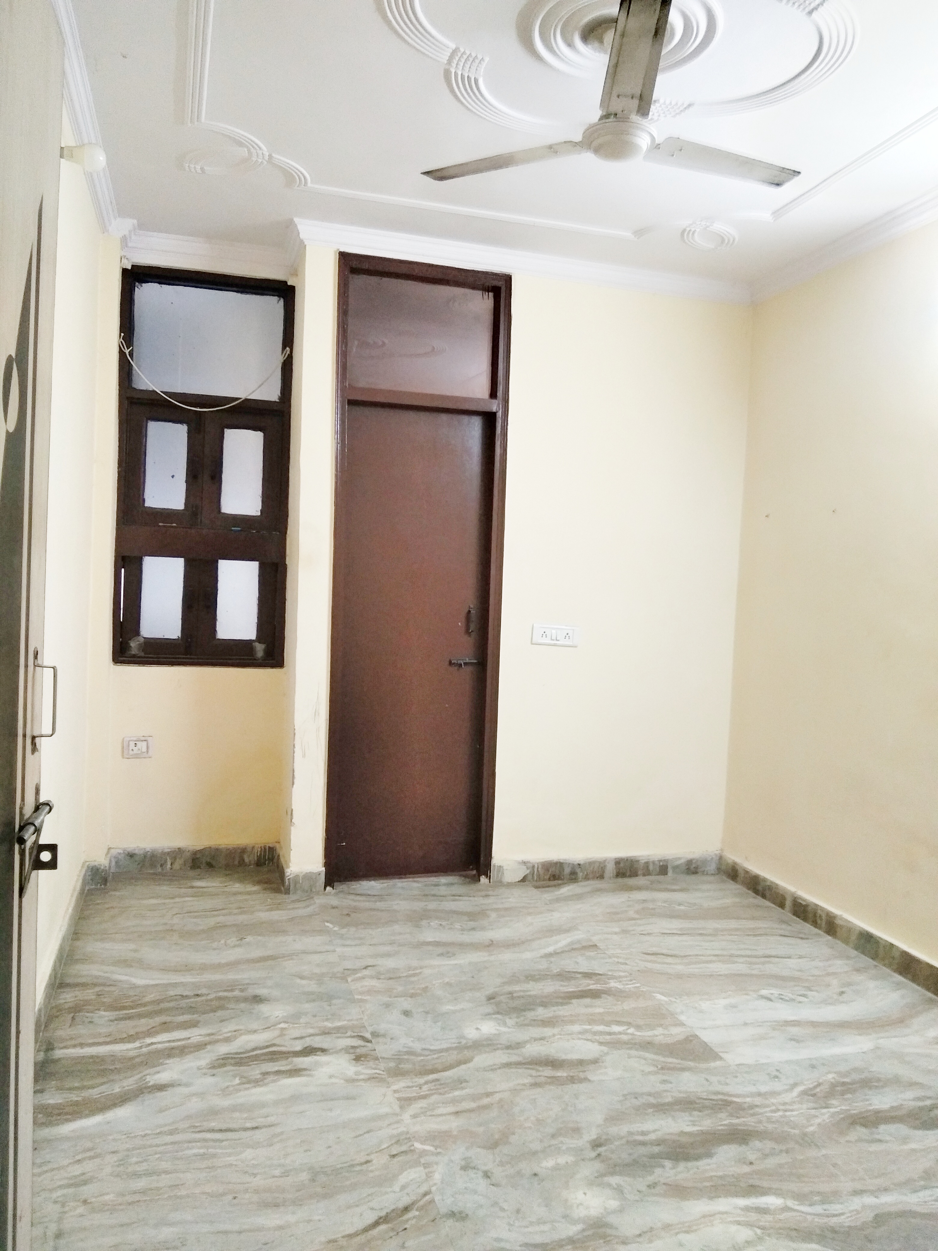 Rental 3 Bedroom 1000 Sq.Ft. Builder Floor in Rajpur Khurd Extention