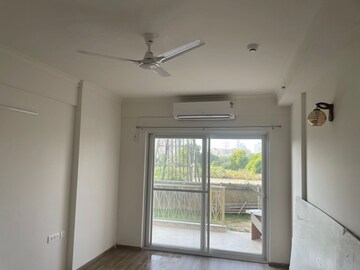 रेसिडेन्शियल फ्लॅट वर्ग फुट फॉर रीसेल इन सेक्टर 68 गुरगांव  6615301