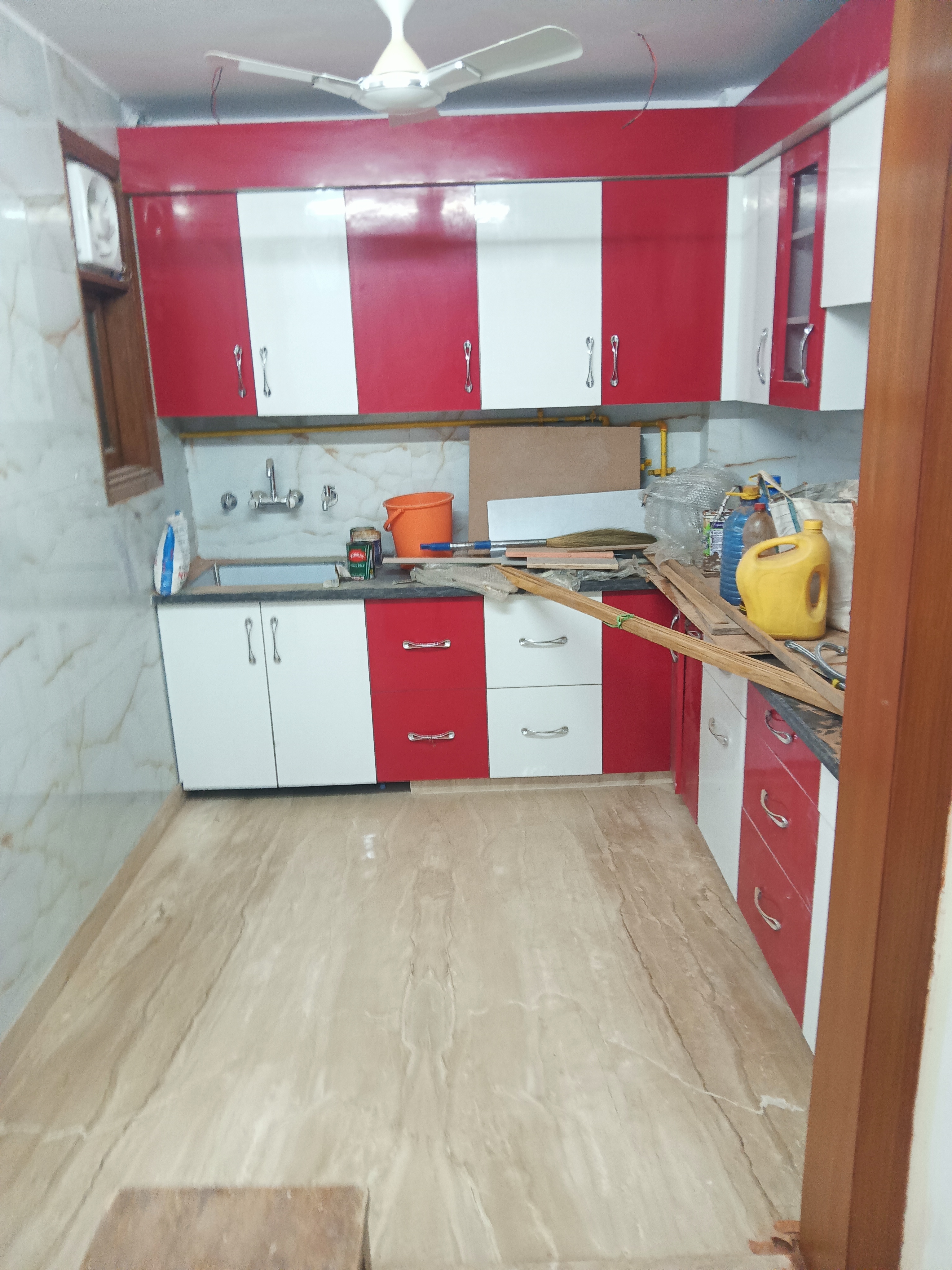 Rental 3 Bedroom 1500 Sq.Ft. Apartment in Gautam Nagar Delhi 6617671