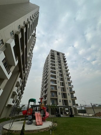 2 BHK Apartment For Resale in Artique Uptown Skylla International Airport Road Zirakpur  6618343