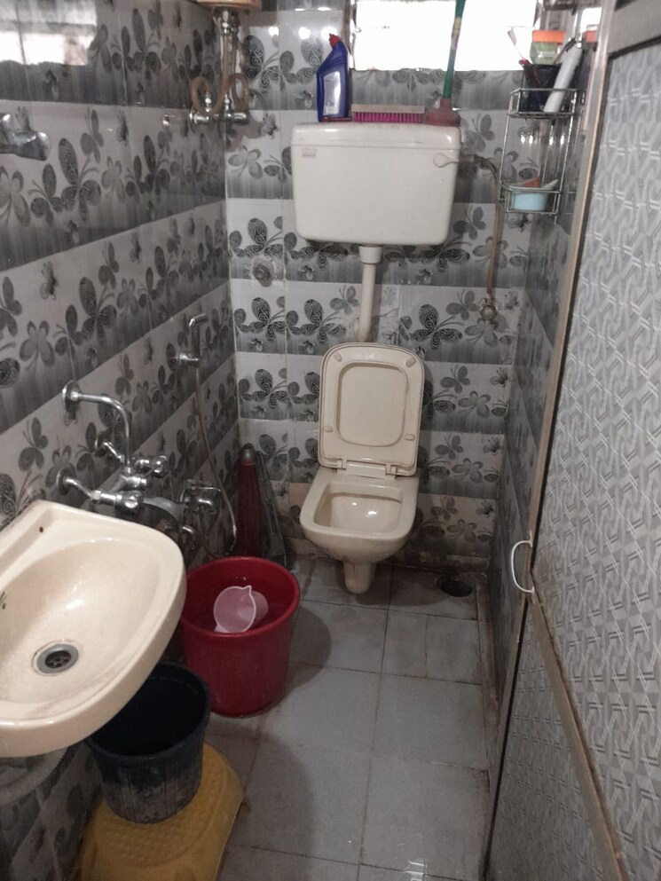 Bathroom, vijay-nagari-annex 1 Bedroom 650 Sq.Ft. Apartment In Waghbil Thane 6619023
