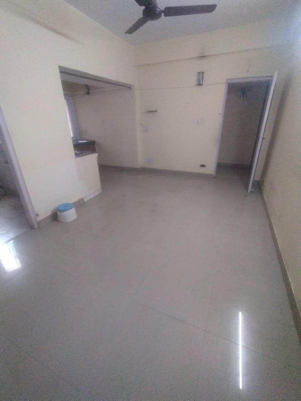 Rental 2 Bedroom 900 Sq.Ft. Apartment in Saraswati Kunj Apartments, Ip