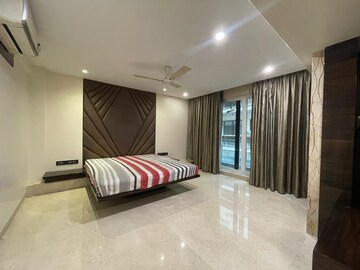 Bedroom in 5 BHK Villa at Lokhandwala Complex, Andheri West – for Rent
