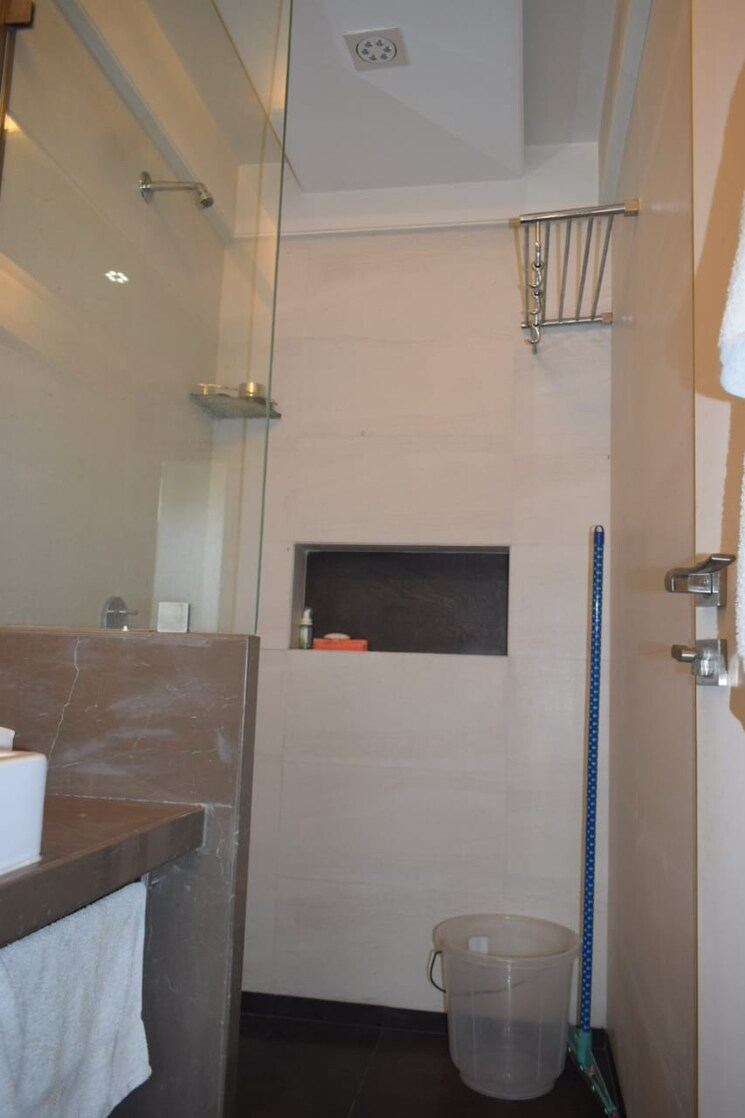 Bathroom, urvashi-terraces 4 Bedroom 1750 Sq.Ft. Apartment In Khar West Mumbai 6625998
