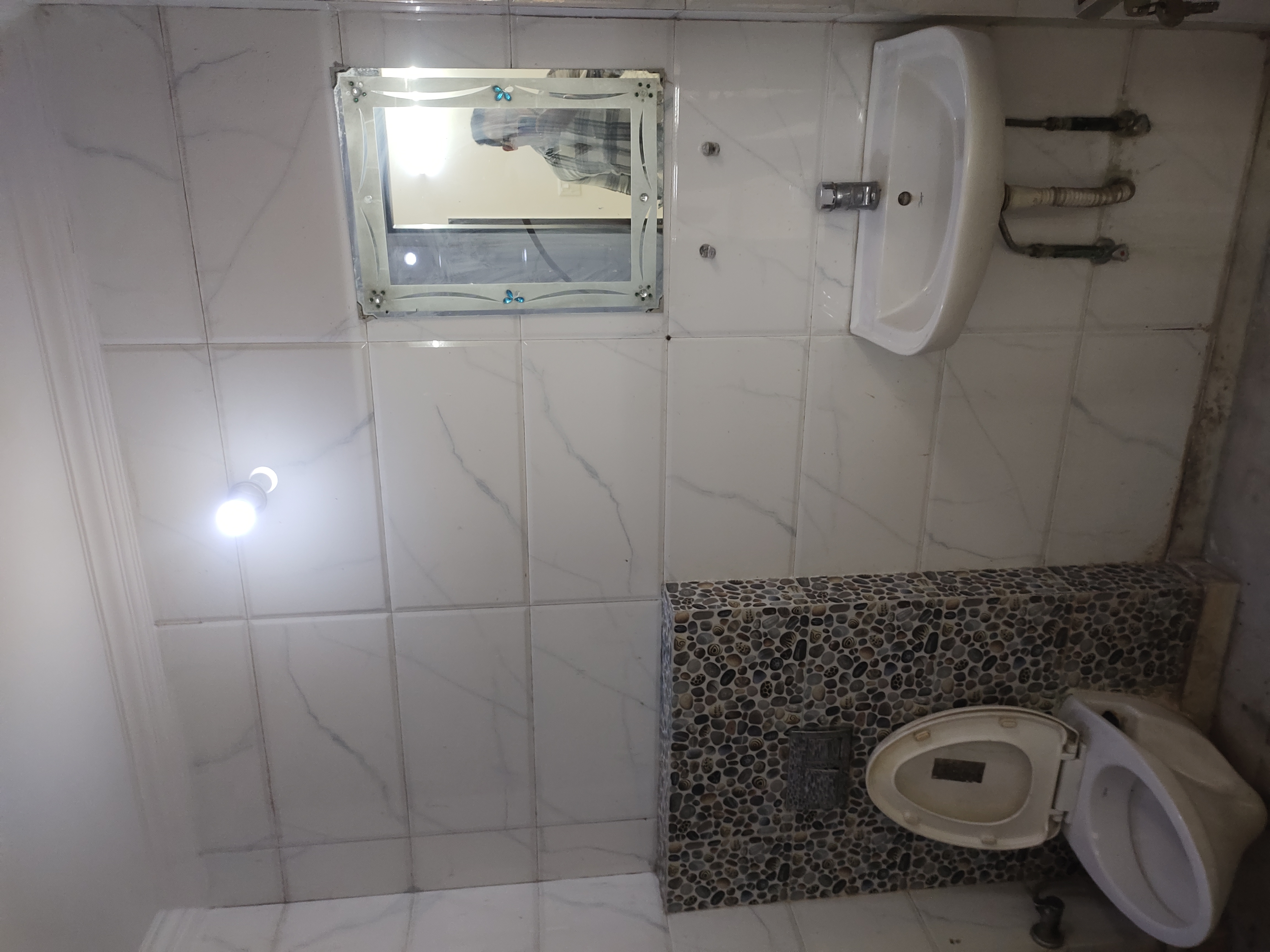 Rental 3 Bedroom 1450 Sq.Ft. Builder Floor in Bali Nagar Delhi 6627320