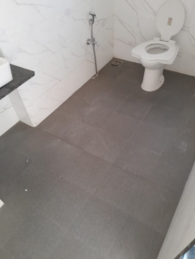 Bathroom, savannah-avalon 2 Bedroom 1000 Sq.Ft. Apartment In Andheri East Mumbai 6628099