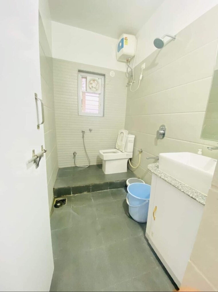 Bathroom, mayfair-eleganza-phase-ii 3 Bedroom 2000 Sq.Ft. Penthouse In Kondhwa Pune 6630046