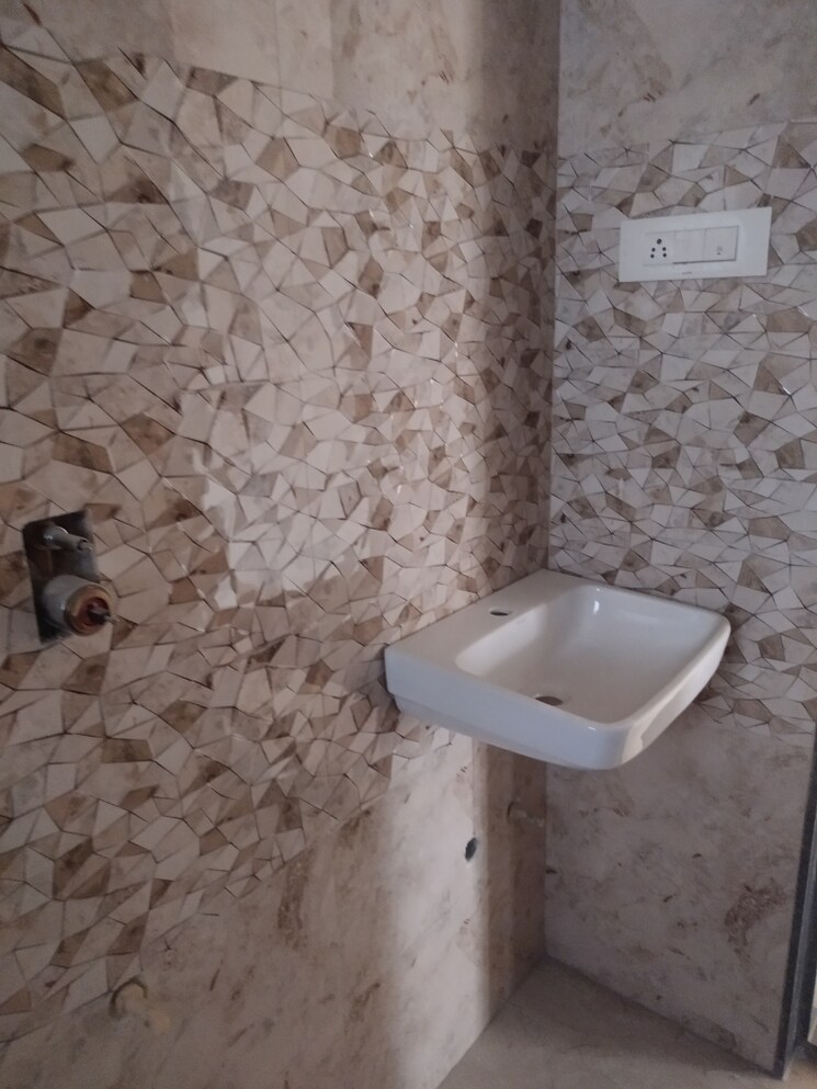 Bathroom, vaibhav-wisteria-residency 2 Bedroom 489 Sq.Ft. Apartment In Santacruz East Mumbai 6630264
