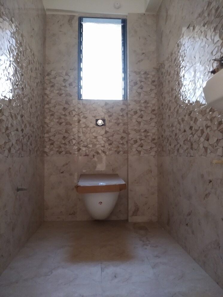 Bathroom, vaibhav-wisteria-residency 2 Bedroom 489 Sq.Ft. Apartment In Santacruz East Mumbai 6630264